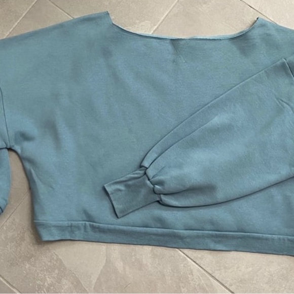 Off-the-Shoulder blogilates sweat shirt - Picture 1 of 4